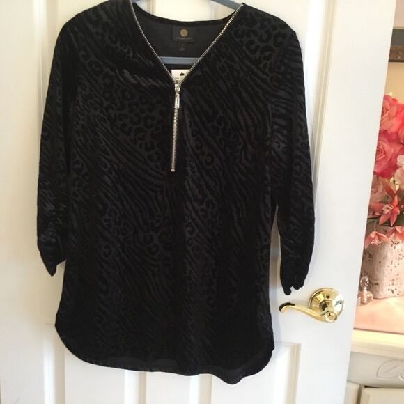 SALE. BUY 2/$30. NWT JM Collection Printed Velvet Top Size M - Picture 1 of 6
